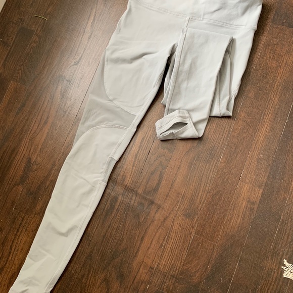 ALO Yoga Coast Leggings - Picture 1 of 5